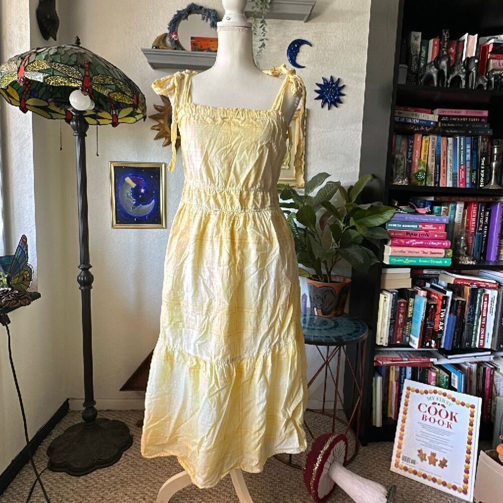 Free assembly Size small yellow womens mid calf dress